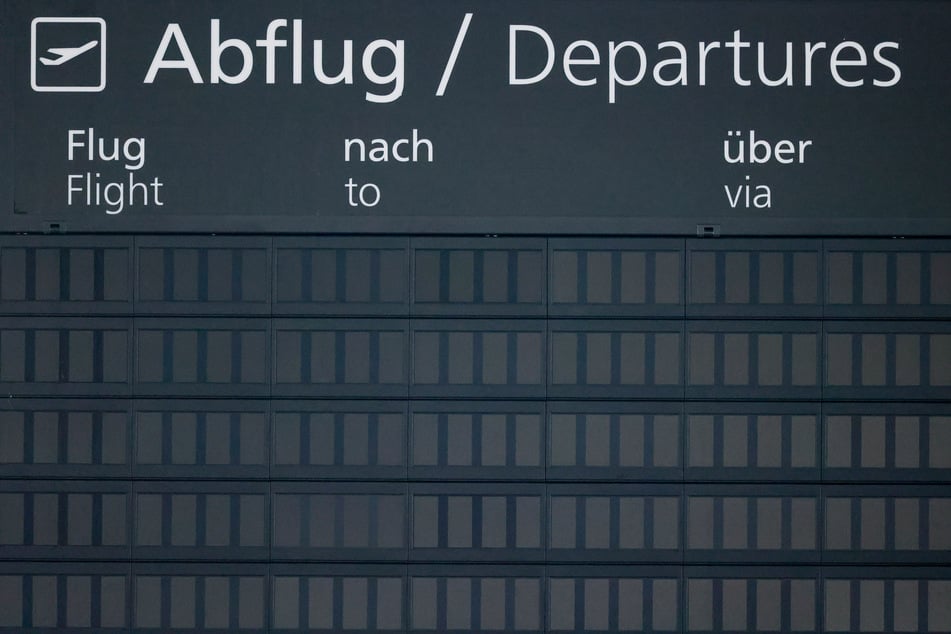 Warnstreik: Nichts geht mehr an Flughäfen Leipzig/Halle und Dresden