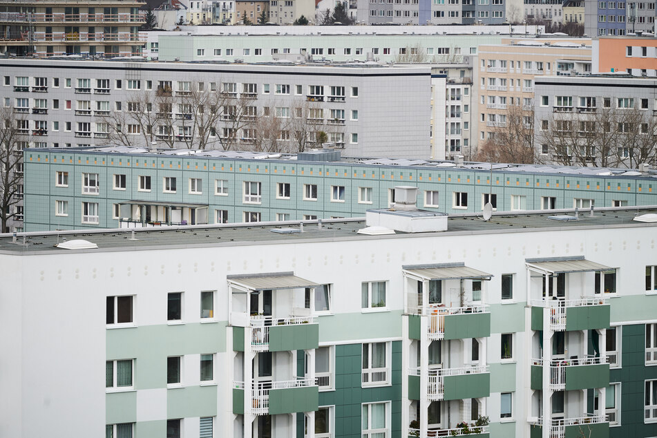 Junge stürzt aus Fenster fünf Meter in die Tiefe und bleibt fast unversehrt