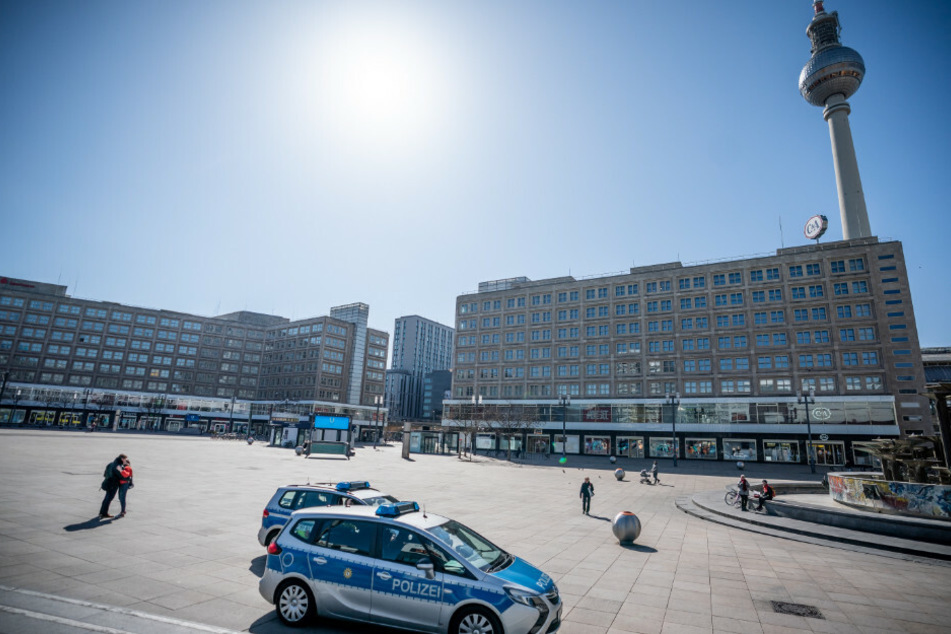 Nichts los auf dem Berliner Alexanderplatz.
