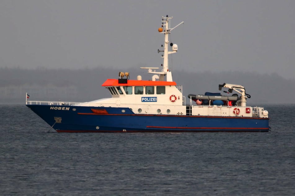 Die Wasserschutzpolizei ist auf der Suche nach einem 35-jährigen Badegast, der seit Sonntagabend vor Fischland-Darß-Zingst in der Ostsee vermisst wird. (Symbolfoto)