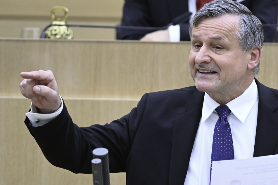 FDP-Fraktionschef Hans-Ulrich Rülke (59) will mit der grün-schwarzen Koalition ins Gericht gehen.