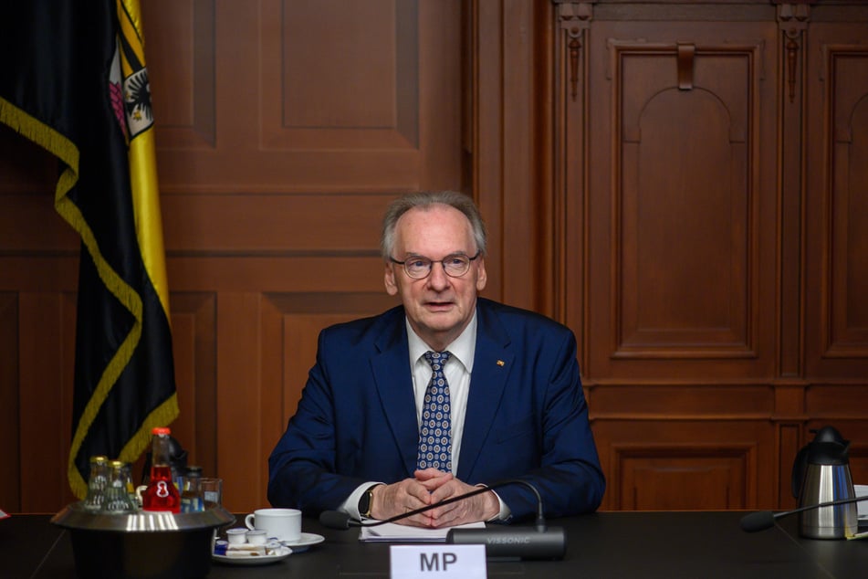 Nach mehr als 730 Kabinettssitzungen übergibt Reiner Haseloff (71, CDU) das Zepter des Ministerpräsidenten.