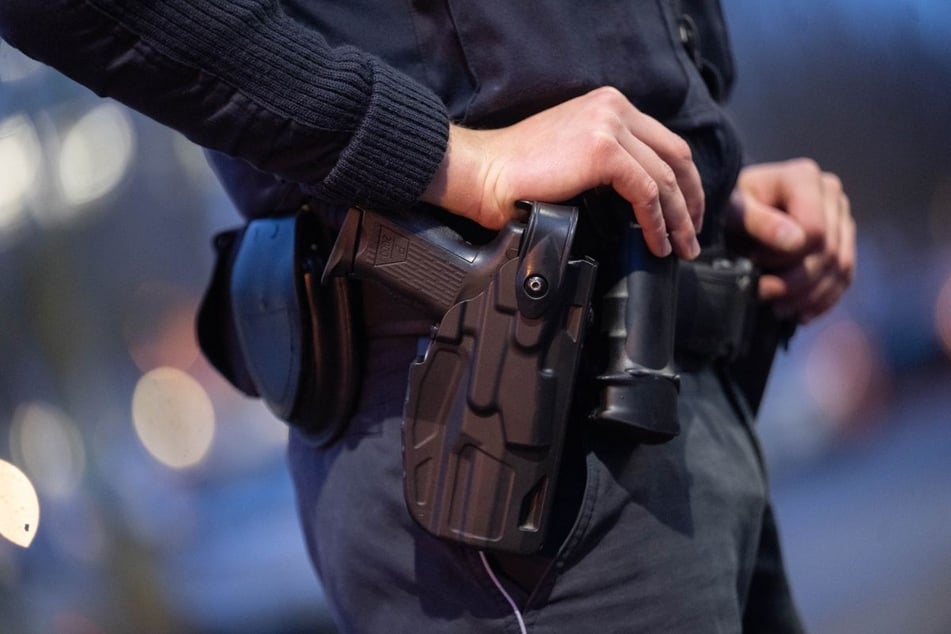 In einer mutmaßlich kritischen Situation zog ein Polizist in Gaggenau seine Schusswaffe. (Symbolfoto)