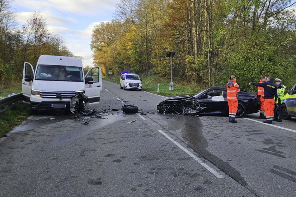 Schwerer Unfall mit Ferrari in Stuttgart: Drei Verletzte!