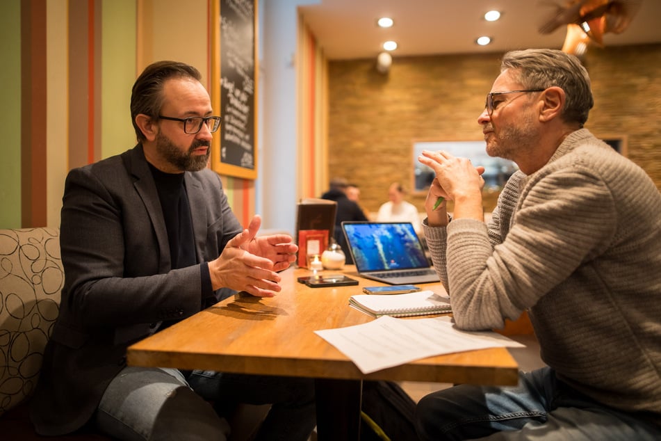 TAG24-Redakteur Thomas Staudt (r.) traf Sachsens Wissenschaftsminister Sebastian Gemkow (47, CDU) zum Gespräch in dessen Heimatstadt Leipzig.