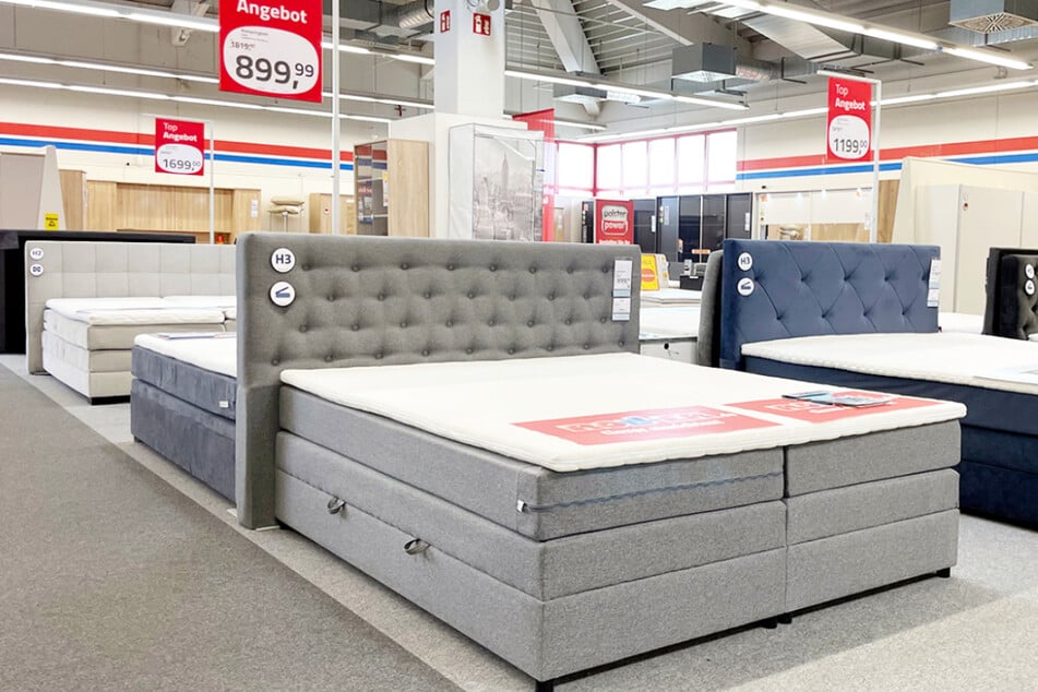 ROLLER gibt fast alle Möbel für wenige Stunden stark reduziert ab