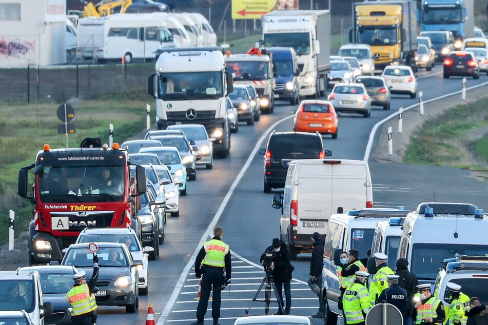 Die Bundesstraße ist seit Jahren eine Staufalle. (Archivfoto)