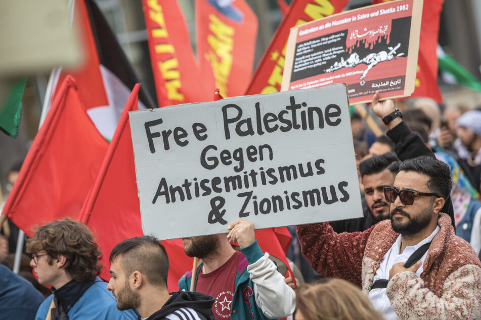 In Stuttgart demonstrierten die Menschen gegen den Krieg in Gaza.