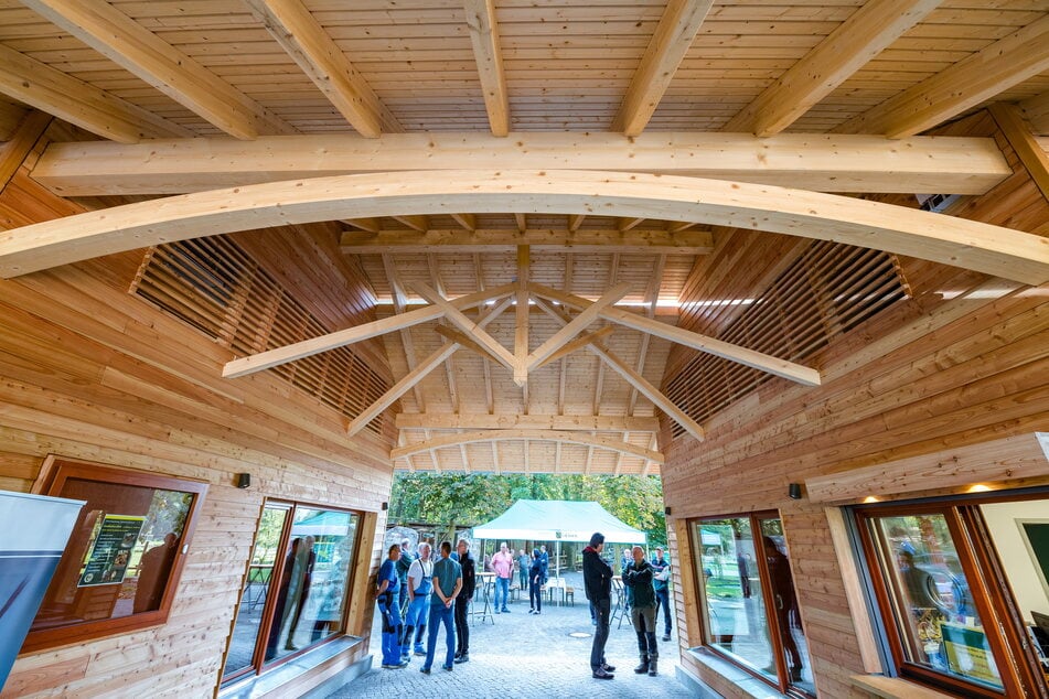 Natürlich aus Holz: Millionen-Bau fürs Wildgehege Moritzburg fertiggestellt