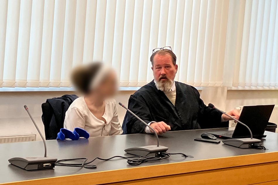 Die 26-Jährige soll ihrer damals dreijährigen Tochter über einen Venenzugang mehrfach Keime injiziert haben.