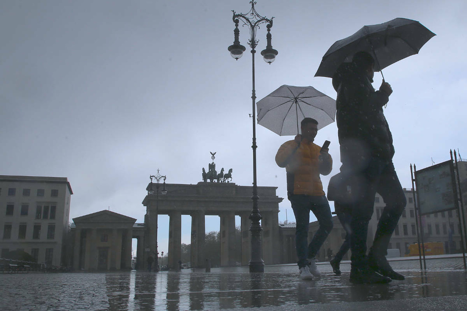 Berlin: Schmuddelwetter im Anmarsch: Dauerregen in Berlin und Brandenburg erwartet