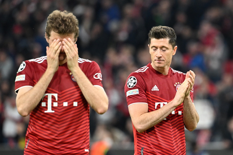 Bleiben Thomas Müller (32) und Robert Lewandowski (33) beim FC Bayern München - oder müssen sich die Bosse nach Alternativen umschauen?