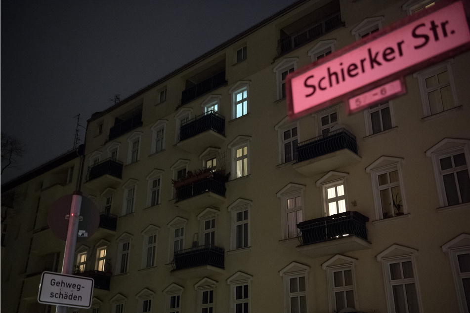 Zu der Attacke kam es vor einem Wohnhaus in der Schierker Straße. (Archivbild)