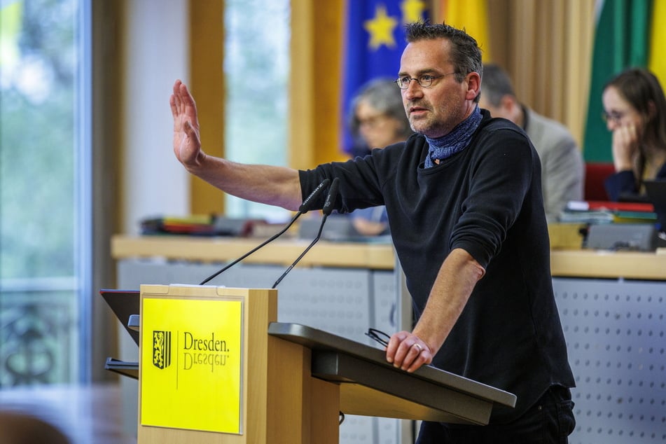 Martin Schulte-Wissermann (52, Dissidenten-Fraktion) möchte die Belastungen des ÖPNV auf mehrere Schultern verteilen.