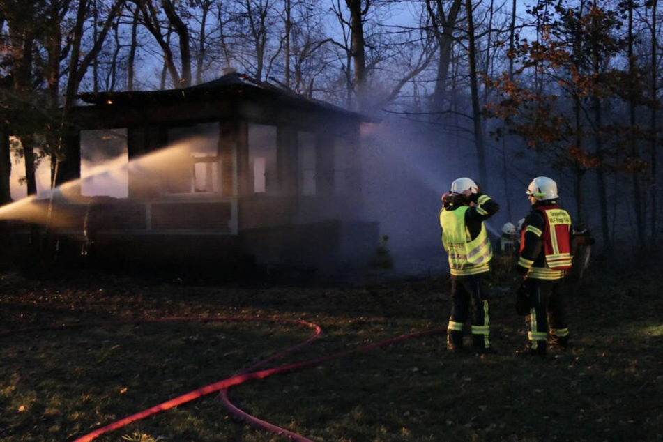 Als die Kameraden am Ort des Geschehens eintrafen, brannte das Haus bereits in voller Ausdehnung.