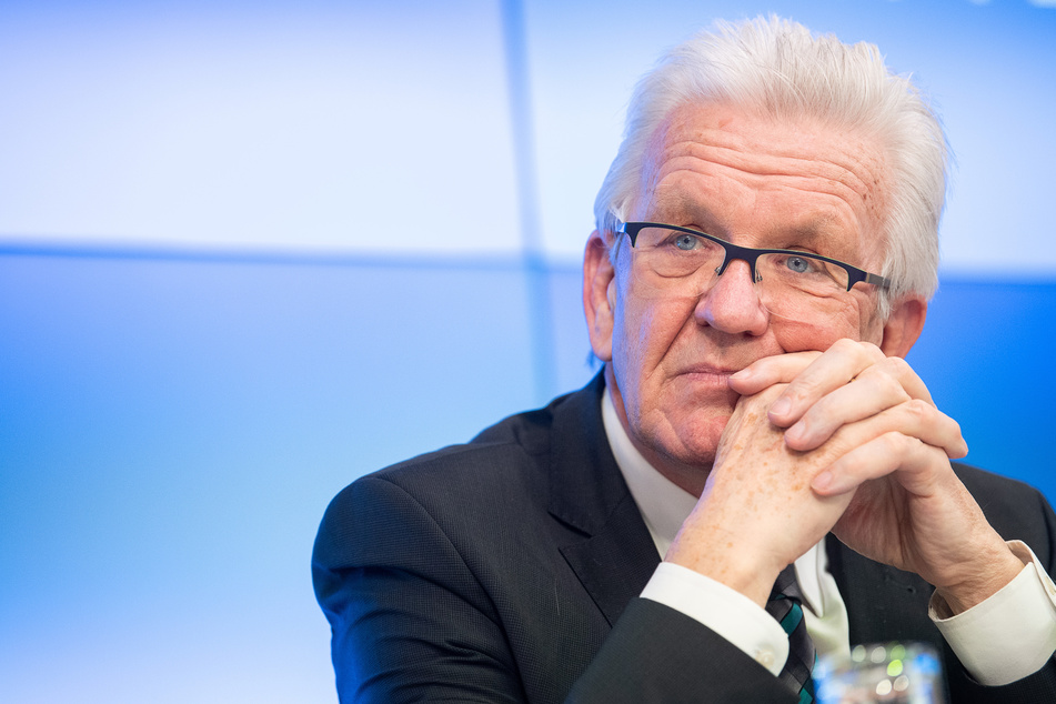 Winfried Kretschmann (72, Bündnis 90/Die Grünen), Ministerpräsident von Baden-Württemberg, mahnte, dass Schnelltest mit einem "großen organisatorischen Aufwand" verbunden seien und erklärte, dass die Test-Infrastruktur schon da sein müsse, "damit man die Teststrategie mit der Öffnungsstrategie verbinden kann".