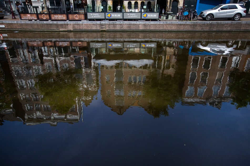 Auch das gibt es: Nach Einführung der strengen Corona-Maßnahmen ist der Konsum von illegalen Drogen in Amsterdam stark zurückgegangen.