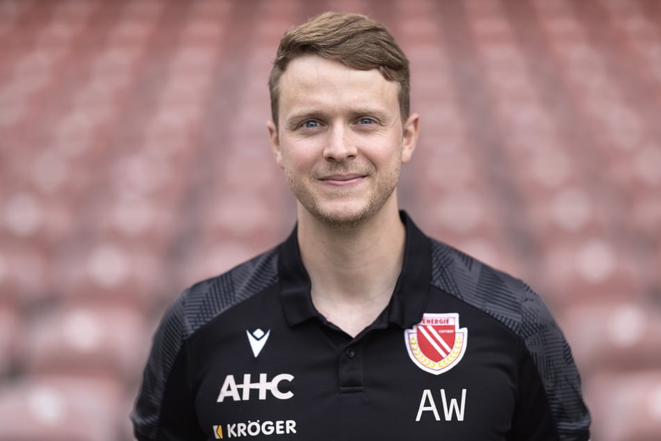 Bewährtes Bild beim alljährlichen Fotoshooting: Wittmann verantwortete fast neun Jahre die Energie-Torhüter.