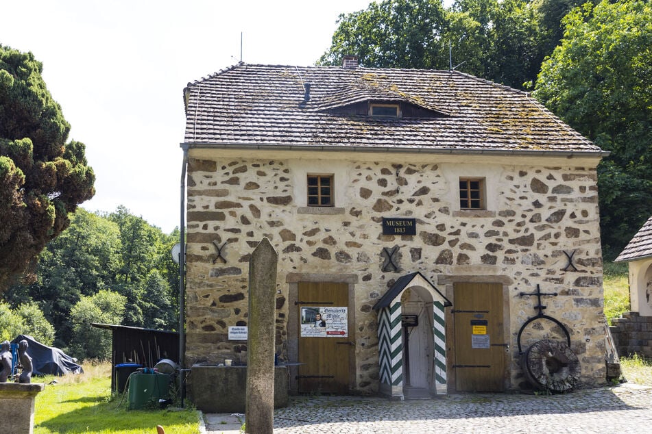 Eines der denkmalgeschützten Gebäude auf dem Gelände der Georgewitzer Skala.