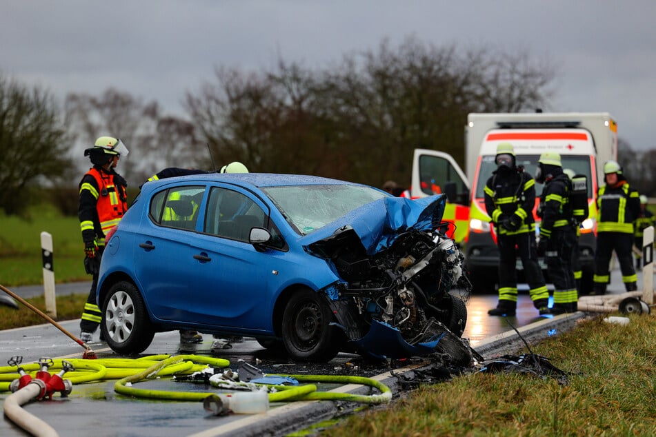 Ein 62-Jähriger konnte nach dem Zusammenstoß nur noch tot aus seinem Opel geborgen werden.
