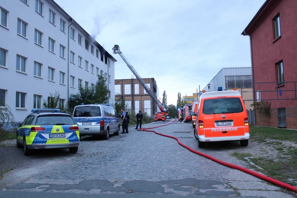Nach dem Brand eines Bürogebäudes ermittelt die Polizei wegen Brandstiftung.