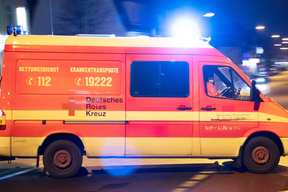 Unfall in Hirschhorn in Südhessen: Der Rettungsdienst brachte eine Frau und eine Teenagerin in eine Klinik. (Symbolfoto)