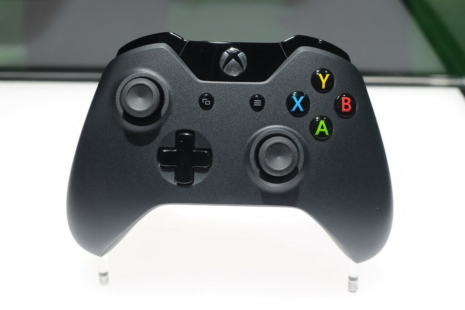 Microsoft has confirmed that there is currently a low supply of Xbox controllers, but is working "as fast as possible" to fix it.