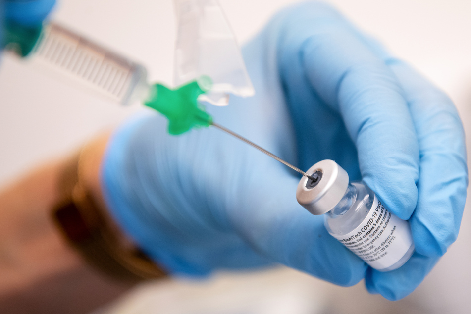 Sachsen will per Post Aufrufe zur Corona-Schutzimpfung an die Über-60-Jährigen schicken.