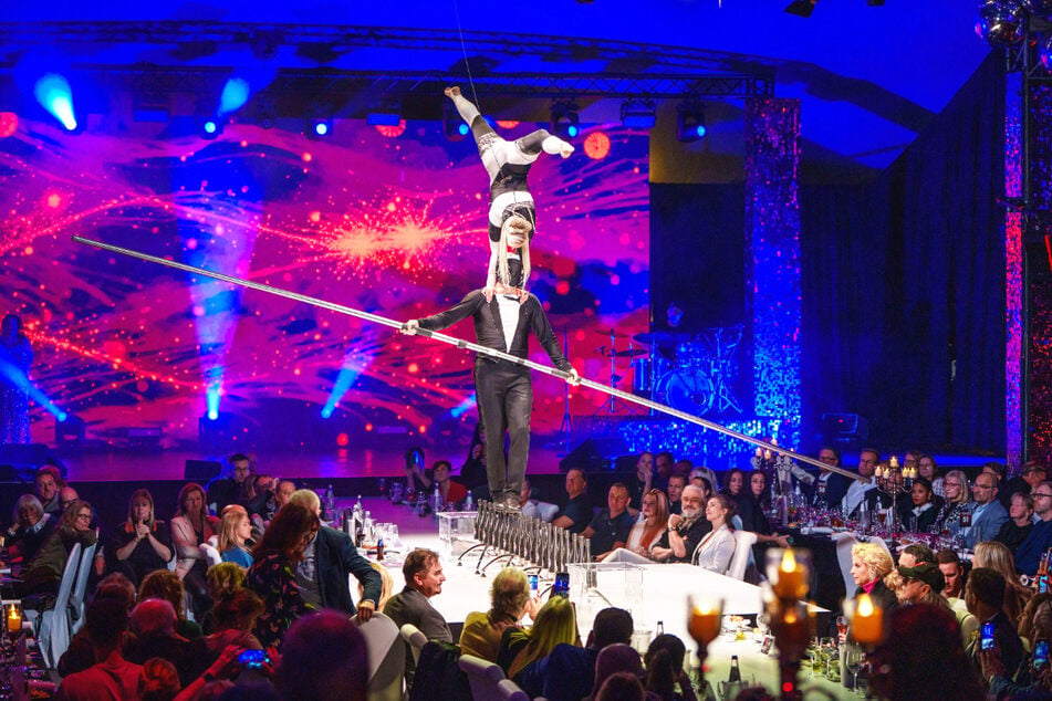Vom 27. November bis 17. Januar ist Dresdens spektakulärste Dinnershow MOMENTS 4 zurück.