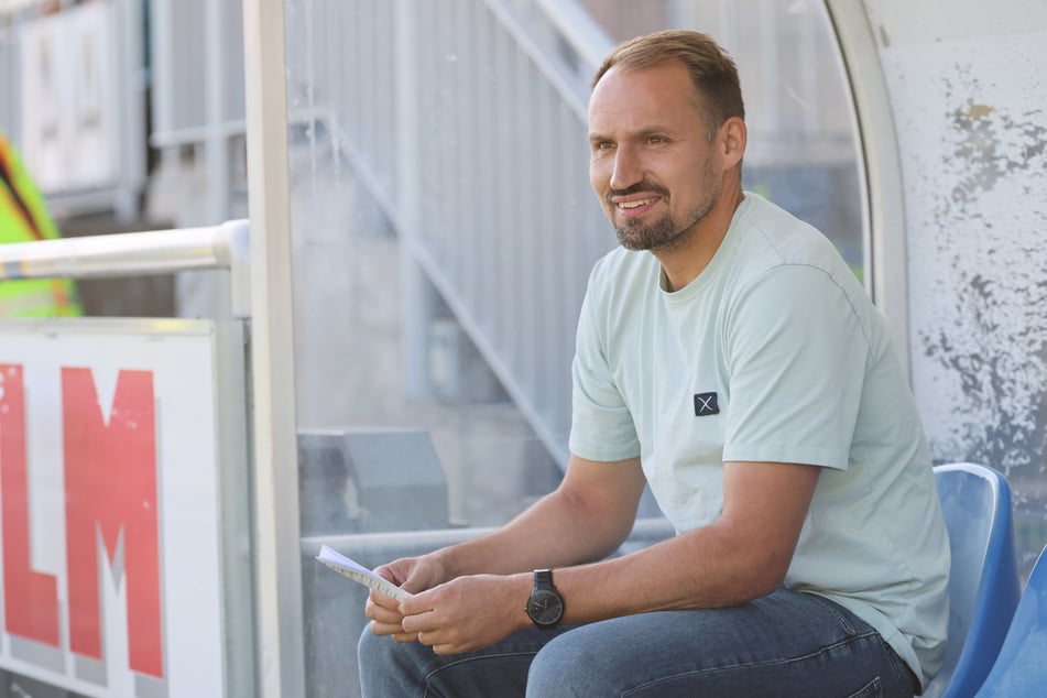 Lok Leipzigs Sportgeschäftsführer Toni Wachsmuth (39) hat den ersten Regionalliga-Spieltag mit großem Interesse verfolgt.