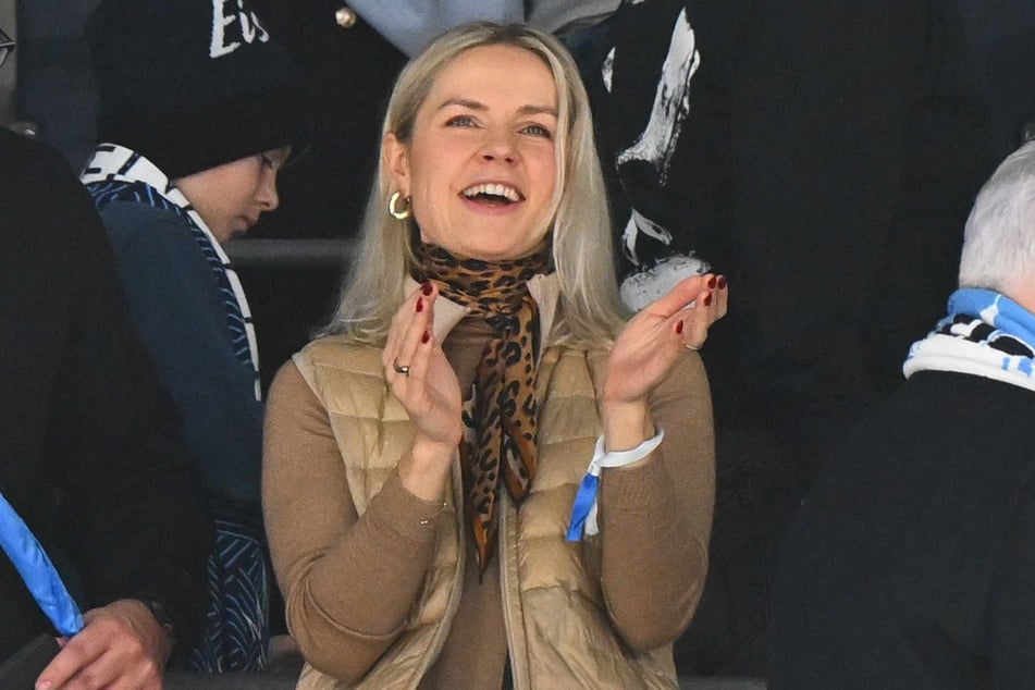 Mari Fleming (35) freute sich auf der Tribüne über den Sieg der Eislöwen.