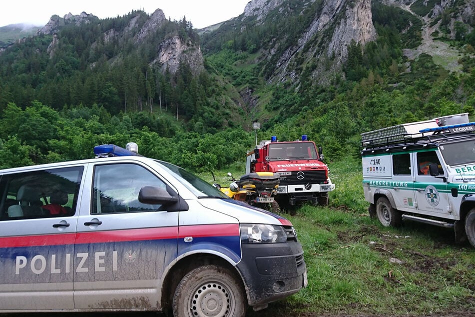 Nach 16 Stunden in eisiger Kälte: Deutsche Bergsteiger (18) in den Alpen gerettet