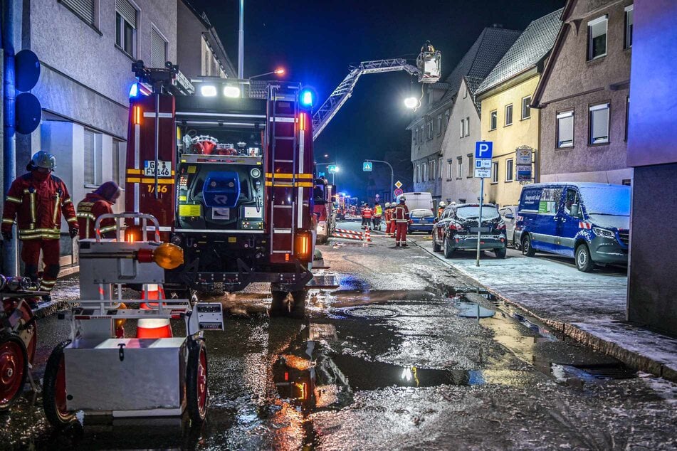 Die Feuerwehr war in der Nacht zu Sonntag bei zwei Bränden in Geislingen an der Steige im Einsatz.