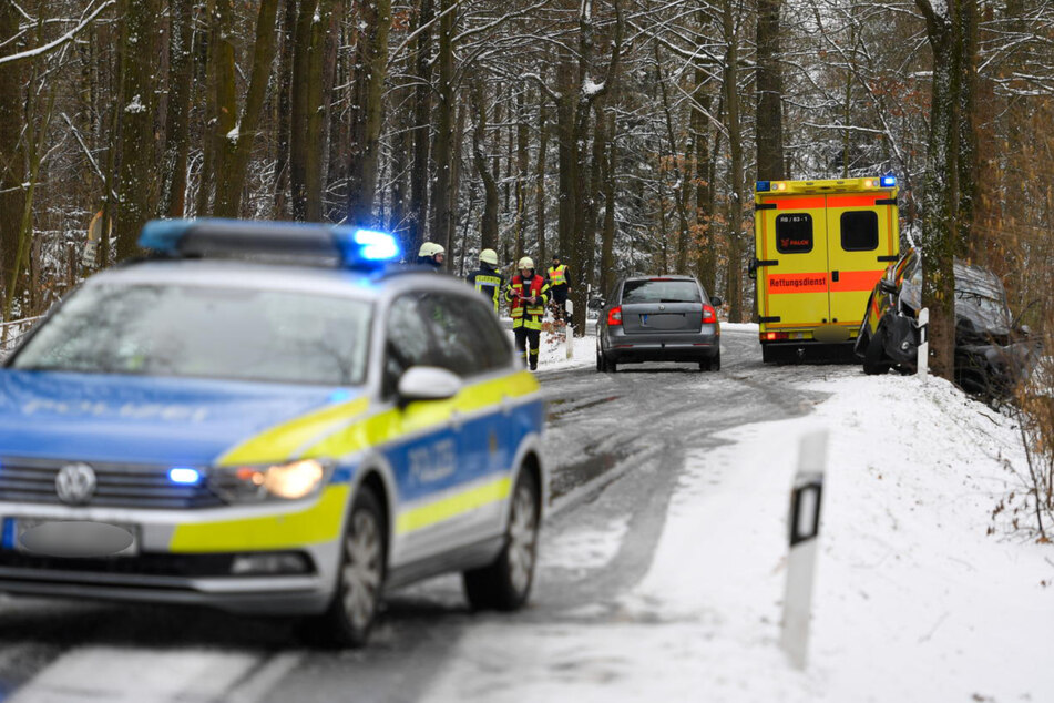 Die Königshainer Straße musste infolge des Unfalls für über eine Stunde gesperrt werden.