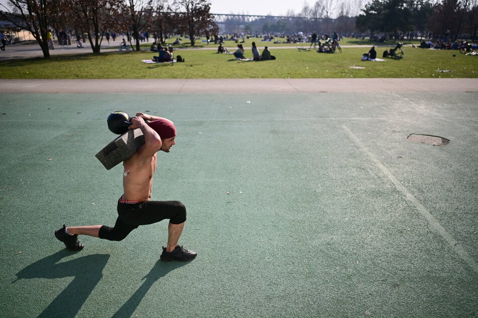 Das Wochenendwetter lädt in Berlin und Brandenburg zu Aktivitäten im Freien ein.