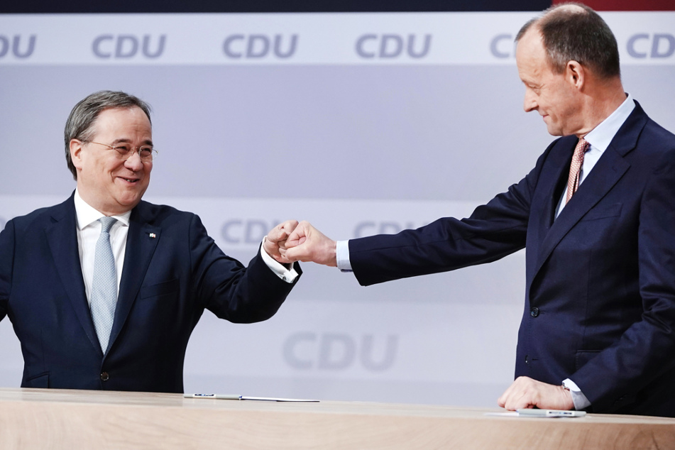 Berlin, im Januar: Friedrich Merz (65, rechts) gratuliert Armin Laschet (60) zur Wahl als CDU-Bundesvorsitzender.