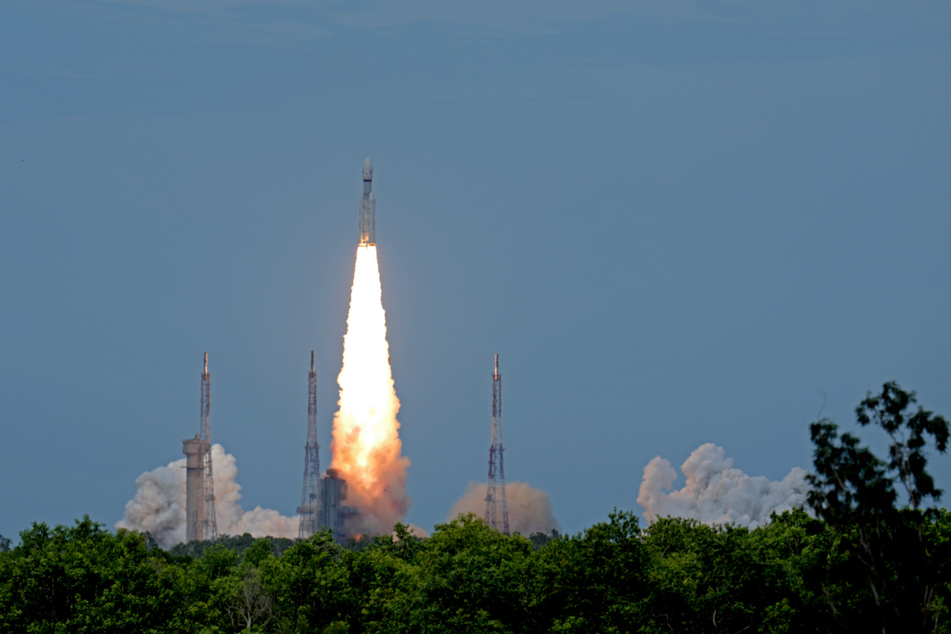 Das indische Raumschiff Chandrayaan-3, das Wort für "Mondfahrzeug" in Sanskrit, startet vom Satish Dhawan Space Centre aus ins All.