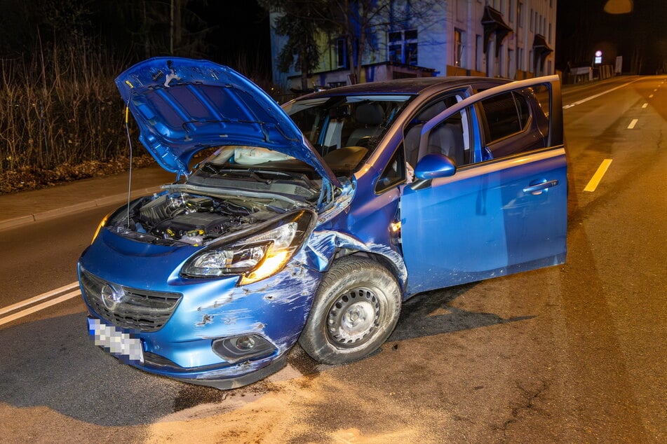 Auf der B101/Schwarzenberger Straße kam eine Opel-Fahrerin von der Straße ab.