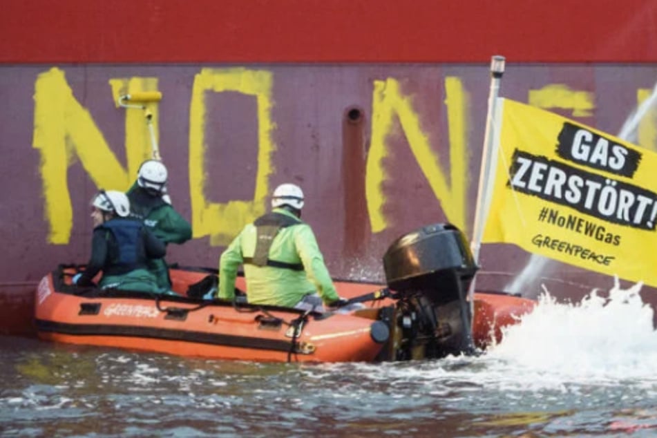Greenpeace besetzt Kran gegen neue Gas-Pipeline