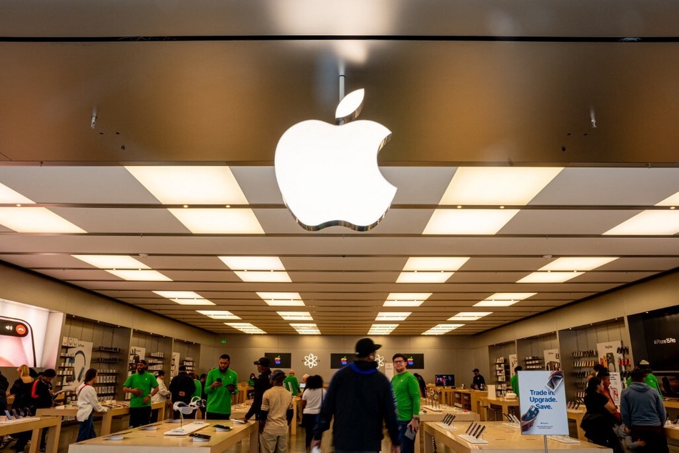 Unionized Apple store in Maryland votes to authorize strike
