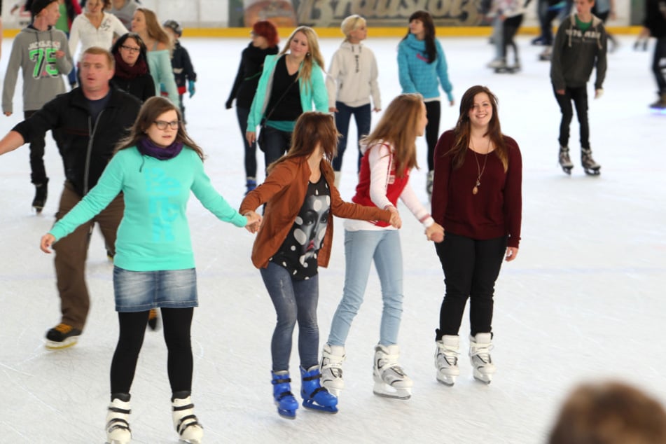 Beim SattelFest ist Eislaufen für die Besucher gratis.