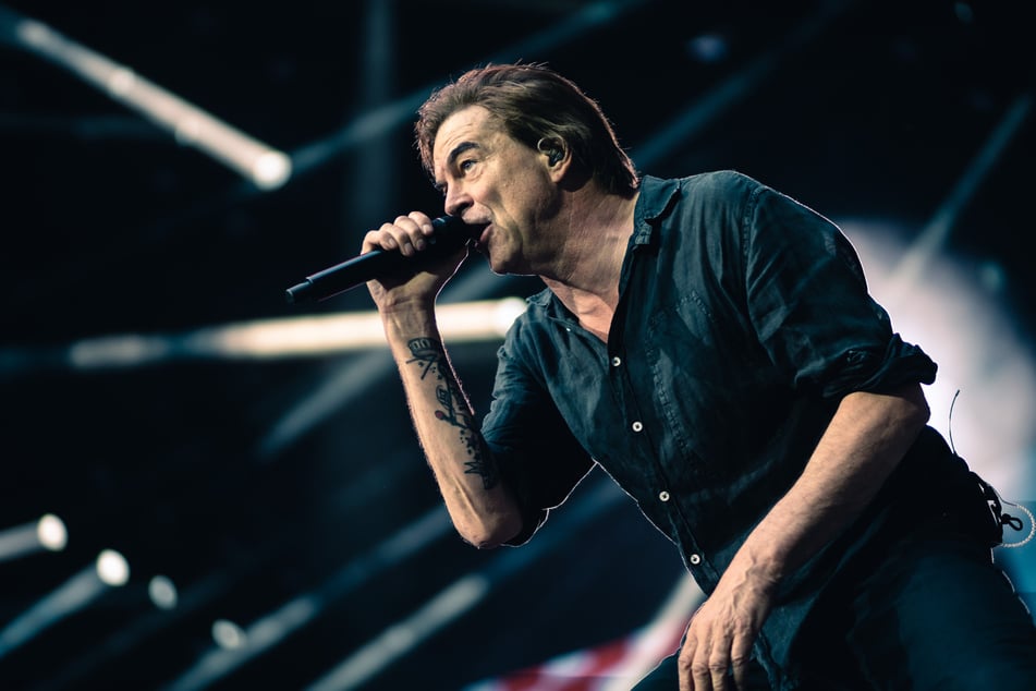 Die Düsseldorfer Punkrock-Band Die Toten Hosen rockt schon seit mehr als 40 Jahren die Bühne.