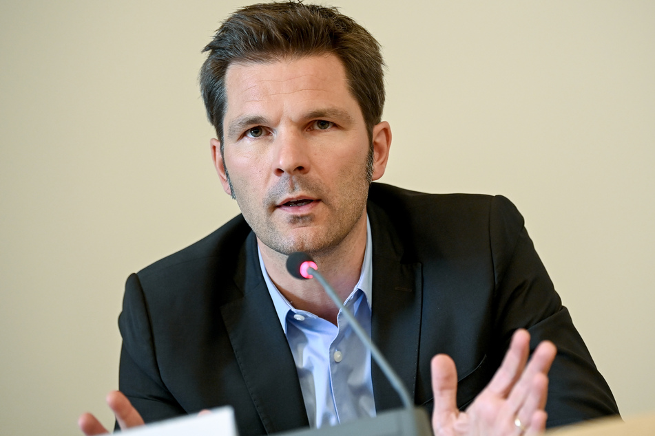 Hintergrund für die Drohungen gegen Steffen Krach (44, SPD) könnte die geplante Schließung des Klinikums in Lehrte sein.