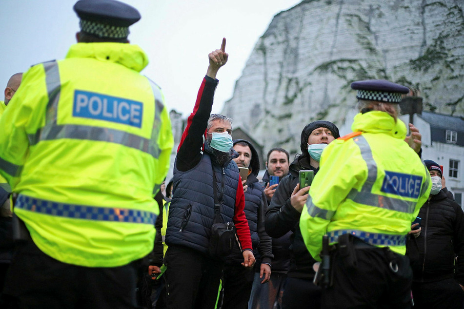 In Dover wurde die Polizei von wütenden Fahrern beschimpft.