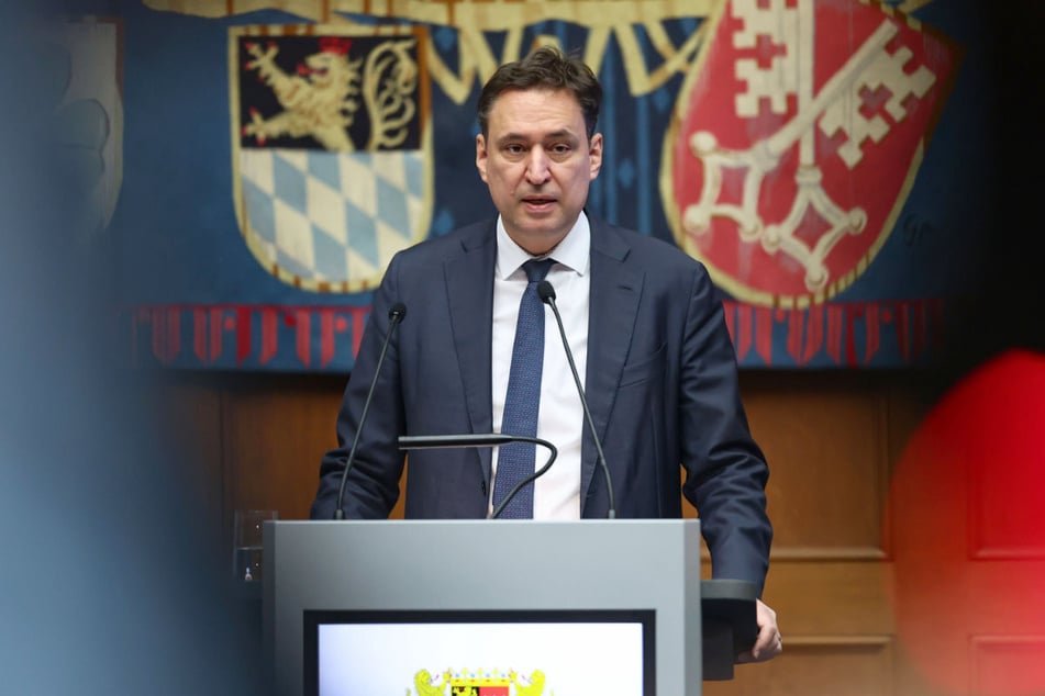 Mit bis zu fünf Jahren Haft sollen nach Willen von Bayerns Justizminister Georg Eisenreich (55, CSU) Taten in Bezug auf sexualisierte Deepfakes bestraft werden.