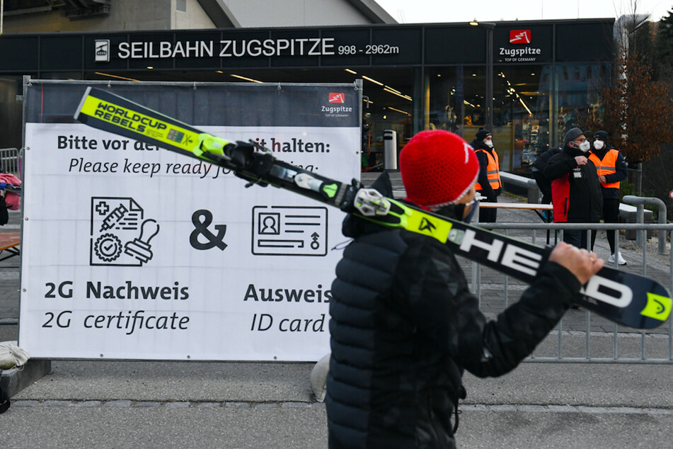 Deutschlands höchstgelegenes Skigebiet auf der Zugspitze ist bereits in die Wintersaison 2021/2022 gestartet.
