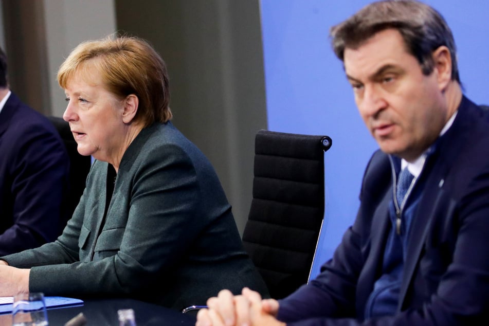 Merkel und Söder halten Konferenz mit allen bayerischen Landräten und OBs