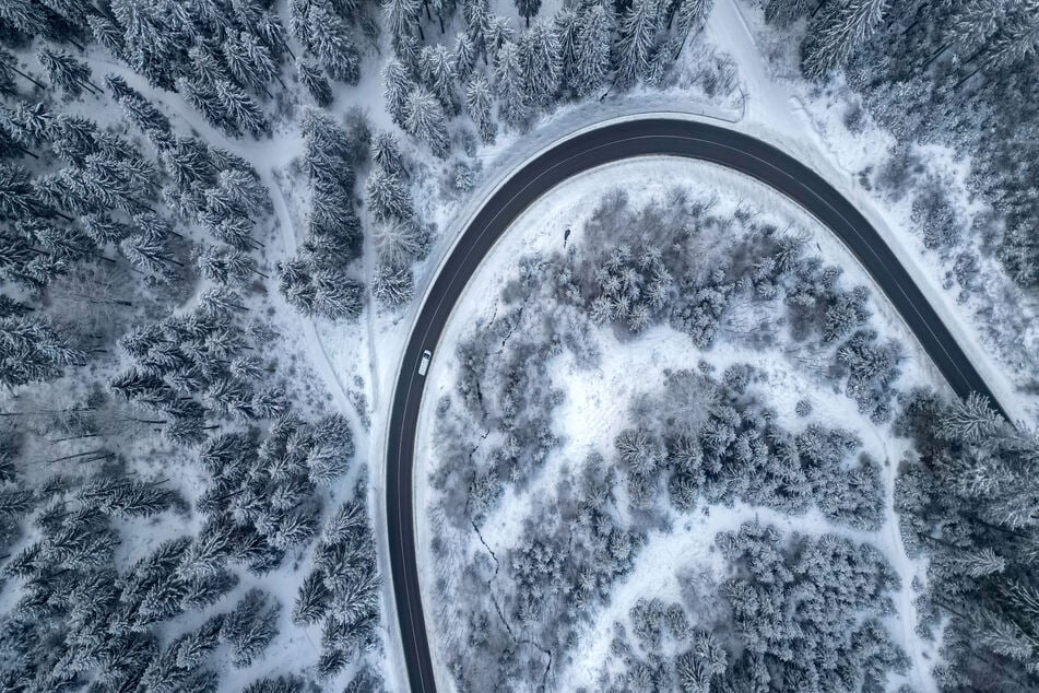 Für Sachsen spricht der Deutsche Wetterdienst eine Unwetterwarnung aus. Vor allem am Morgen ist demnach in den östlichen Teilen des Landes mit Glätte, Regen und stürmischen Böen zu rechnen. (Archivbild)
