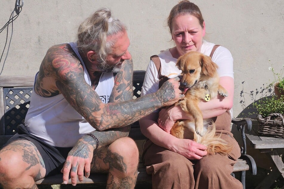 Ralf Seeger (63) mit Lebenshof-Leiterin Simone.