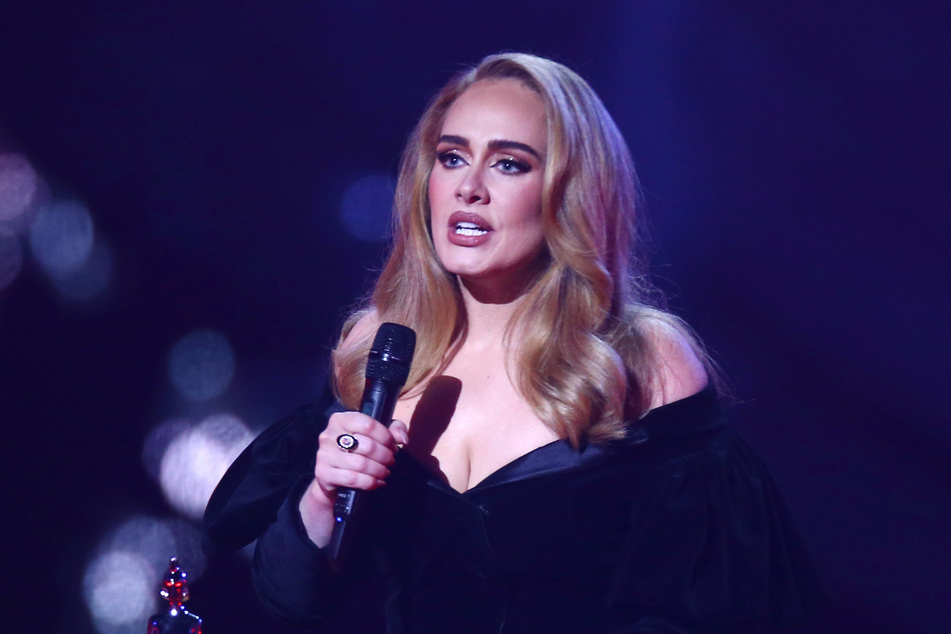 Superstar Adele (35) leidet schon lange unter Rückenproblemen.